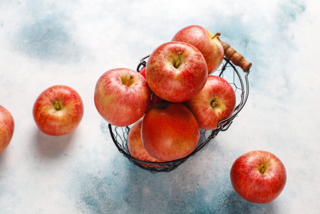 ripe delicious organic red apples (2)